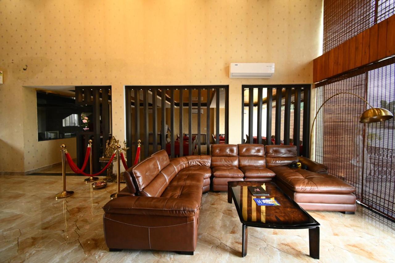 Faith Cricket Club & Resort Bhopal Exterior foto